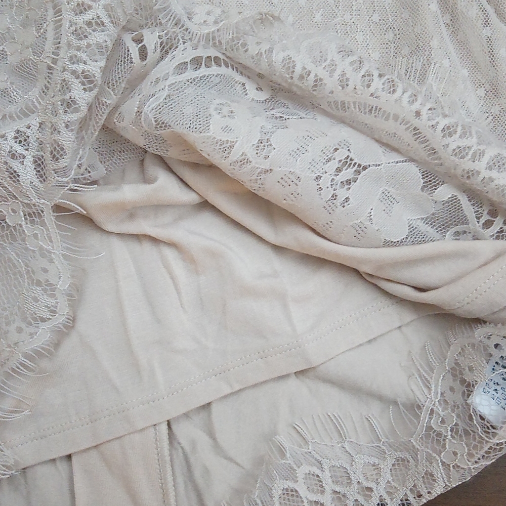 American Eagle Lacey Layered Polka-dot Long Bell Sleeve Zipper Back Blouse Top - Picture 11 of 16